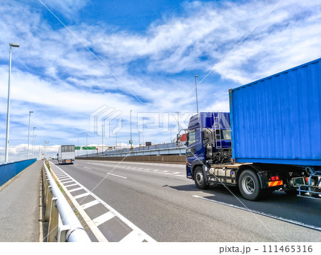 物流イメージ トラック 物流イメージ トラック 111465316