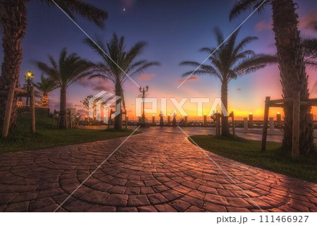 沖縄県北谷村美浜アメリカンビレッジのサンセット 沖縄県北谷村美浜アメリカンビレッジのサンセット 111466927