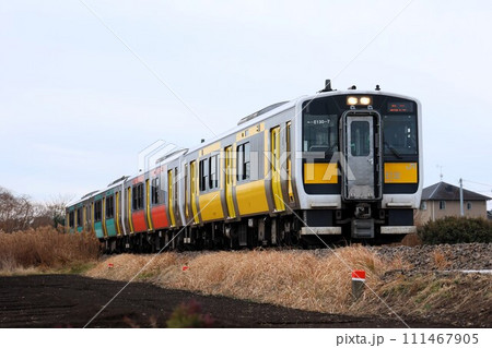 【JR東日本】キハE130系〜イエローハッピートレイン〜（水郡線：常陸津田〜後台） 111467905