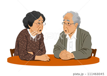 テーブルで肘をついて話し合うシニアの二人 テーブルで肘をついて話し合うシニアの二人 111468045