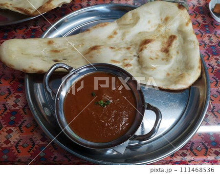 ネパール料理屋のマトン(羊肉)カレーとナン 111468536