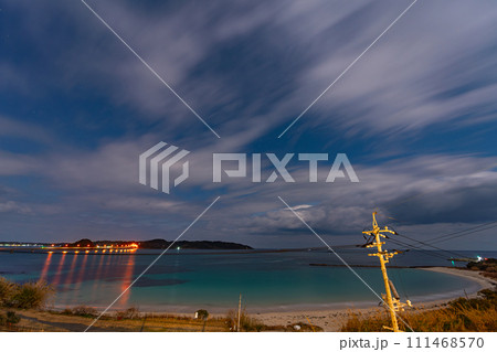 山口県 角島 下関市 山陽地方 自然 観光 旅行 午後 夜 島戸海水浴場 海岸 海 月 山口県 角島 下関市 山陽地方 自然 観光 旅行 午後 夜 島戸海水浴場 海岸 海 月 111468570