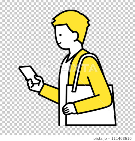 鞄を持ちスマホを見ながら歩く男性 鞄を持ちスマホを見ながら歩く男性 111468610