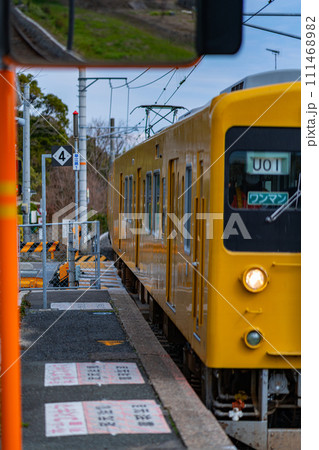 山口県　草江駅　宇部市　宇部線　山陽地方　自然　観光　旅行　午前　昼　鉄道　電車　駅　ホーム　遮断機 111468982