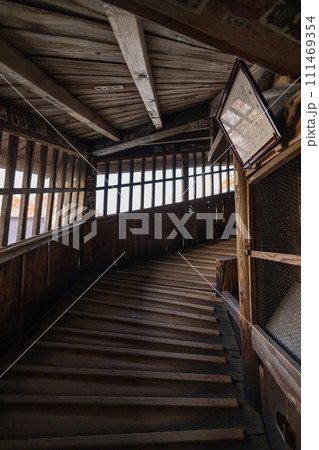日本 福島県会津若松市の飯盛山の中腹に建つ会津さざえ堂の内部の螺旋階段 日本 福島県会津若松市の飯盛山の中腹に建つ会津さざえ堂の内部の螺旋階段 111469354