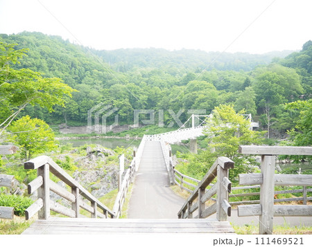 石狩川にかかる神居大橋 111469521