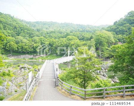 石狩川にかかる神居大橋 111469534