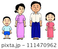 ミャンマーの4人家族 111470962
