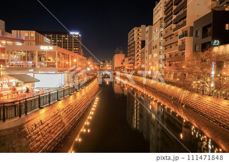 名古屋市、納屋橋の夜景 111471848