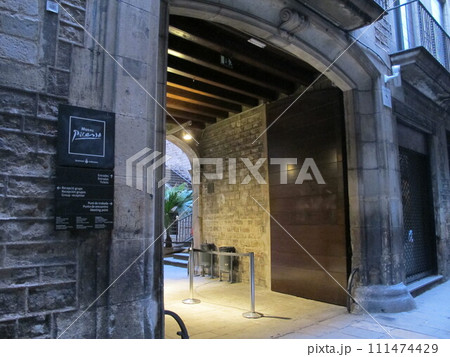 スペイン、バルセロナのピカソ美術館(Museu Picasso) スペイン、バルセロナのピカソ美術館(Museu Picasso) 111474429