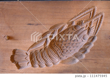 樹齢百年の木で彫った江戸の落雁の木型　岩手県盛岡市の江戸時代から続く町家の和菓子屋さんのお菓子用木型 111475945