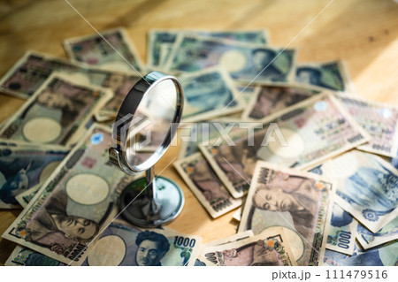 小物/お金のイメージフォト 小物/お金のイメージフォト 111479516