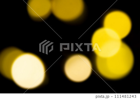 黒バックにキラキライエローカラーイメージ 背景素材 黒バックにキラキライエローカラーイメージ 背景素材 111481243