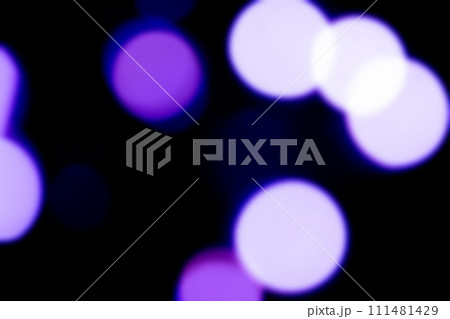 黒バックにキラキラヴァイオレットカラーイメージ 背景素材 黒バックにキラキラヴァイオレットカラーイメージ 背景素材 111481429