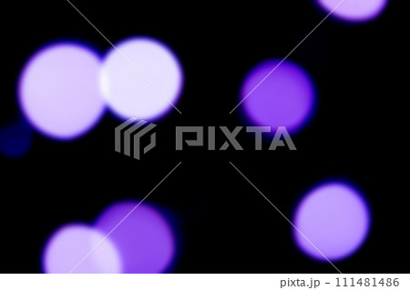 黒バックにキラキラヴァイオレットカラーイメージ 背景素材 黒バックにキラキラヴァイオレットカラーイメージ 背景素材 111481486