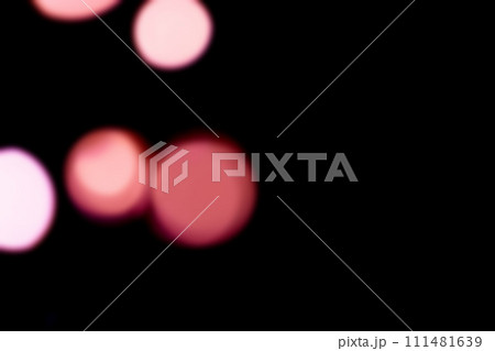 黒バックにキラキラピンクイメージ 背景素材 黒バックにキラキラピンクイメージ 背景素材 111481639