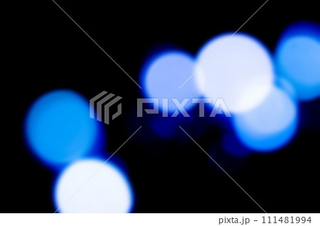 黒バックにキラキラブルーカラーイメージ　背景素材 111481994