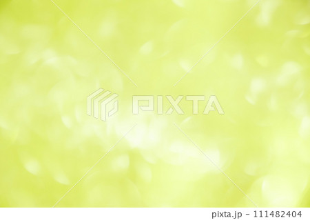 薄緑の華やかなイメージ　背景素材 111482404