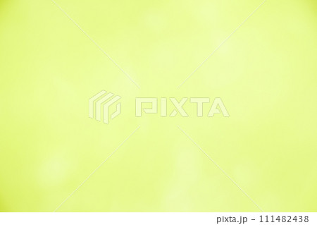 薄緑の華やかなイメージ　背景素材 111482438