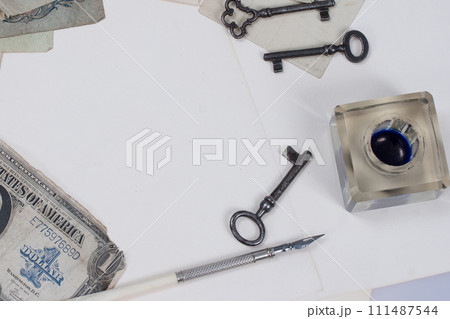 Vintage old ink pen, handwrite letters and old ink pot 111487544