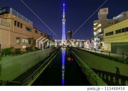 「東京都」十間橋から眺める東京スカイツリー 「東京都」十間橋から眺める東京スカイツリー 111488458