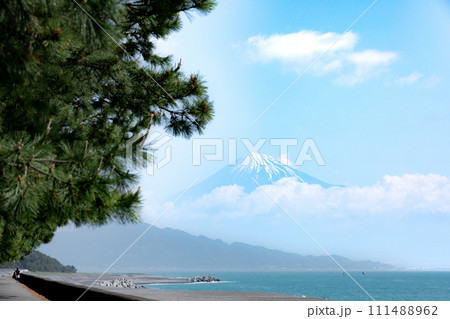 三保の松原と富士山 111488962