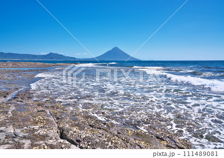 【番所鼻自然公園より開聞岳】 鹿児島県南九州市頴娃町別府 111489081