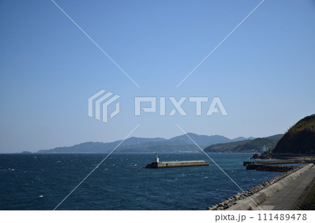淡路ワールドパークONOKOROから望む海の景色 淡路ワールドパークONOKOROから望む海の景色 111489478