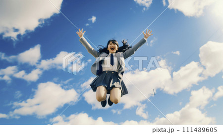 AI画像生成　ジャンプする若い女性 111489605