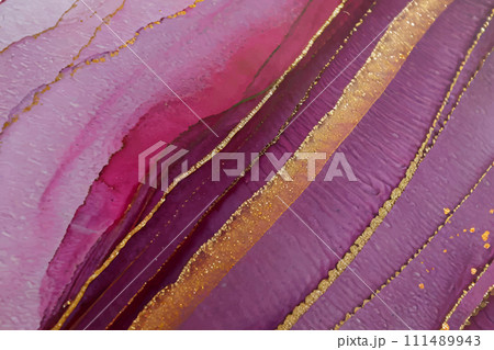アマランスパープルとゴールドのアルコールインクアートの背景素材 アマランスパープルとゴールドのアルコールインクアートの背景素材 111489943