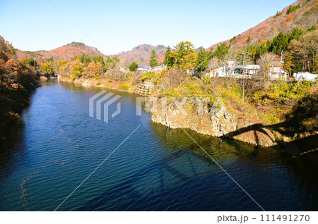 湯田温泉峡の秋  111491270