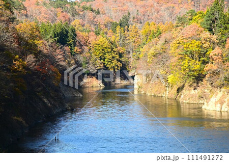 湯田温泉峡の秋  111491272