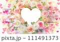 薔薇とハート型のフォトフレーム:幸せな結婚式をイメージした花嫁のための装飾 111491373