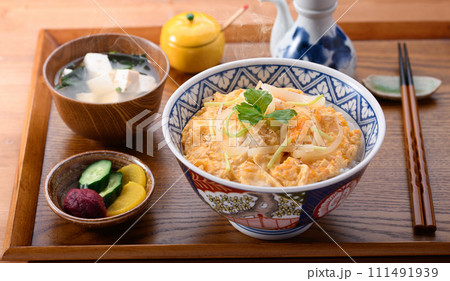 ふわっとろの たまご丼　（ 卵丼 ） 111491939