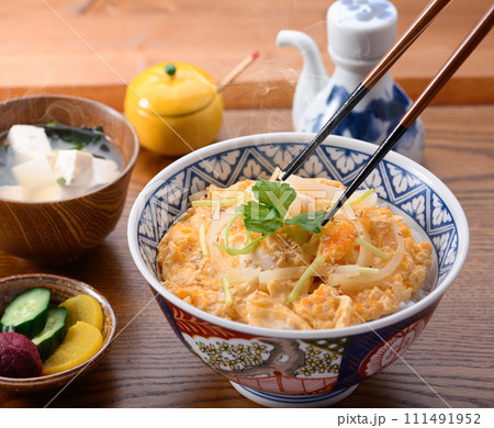 ふわっとろの たまご丼 ( 卵丼 ) ふわっとろの たまご丼 ( 卵丼 ) 111491952