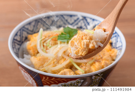ふわっとろの たまご丼　（ 卵丼 ） 111491984