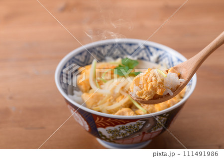 ふわっとろの たまご丼　（ 卵丼 ） 111491986