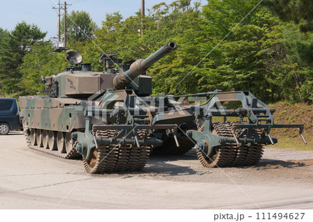陸上自衛隊92式地雷原処理ローラ付90式戦車 陸上自衛隊92式地雷原処理ローラ付90式戦車 111494627