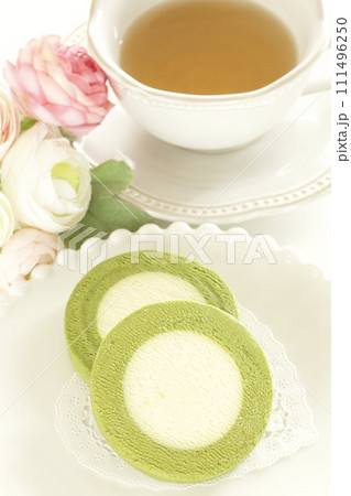 抹茶ロールケーキ 111496250