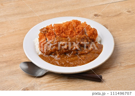 カツカレー。カレーライス、とんかつ。カレー、curry。 カツカレー。カレーライス、とんかつ。カレー、curry。 111496707