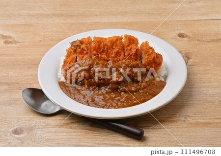カツカレー。カレーライス、とんかつ。カレー、curry。 111496708