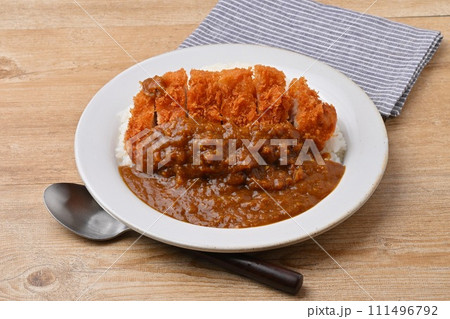 カツカレー。カレーライス、とんかつ。カレー、curry。 111496792