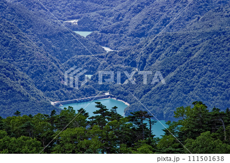 南アルプス・茶臼岳から見る畑薙ダムと井川湖 南アルプス・茶臼岳から見る畑薙ダムと井川湖 111501638