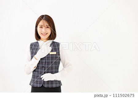 若い女性 ビジネス 20代 制服 白手袋 若い女性 ビジネス 20代 制服 白手袋 111502675