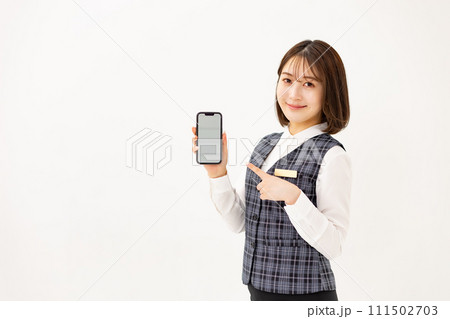 若い女性 ビジネス 20代 制服 スマホ 若い女性 ビジネス 20代 制服 スマホ 111502703