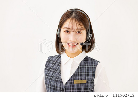 若い女性　ビジネス　20代　制服　ヘッドセット 111502715