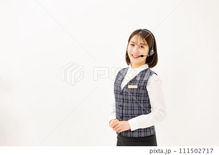 若い女性 ビジネス 20代 制服 ヘッドセット 若い女性 ビジネス 20代 制服 ヘッドセット 111502717