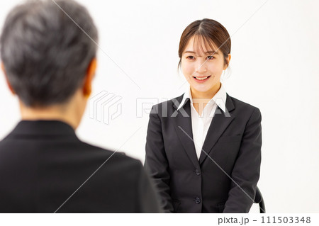 若い女性 ビジネス 20代 面接 若い女性 ビジネス 20代 面接 111503348
