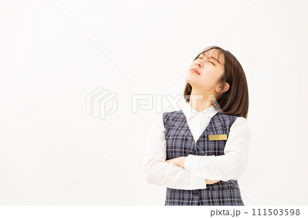 若い女性 ビジネス 20代 制服 悩む 若い女性 ビジネス 20代 制服 悩む 111503598