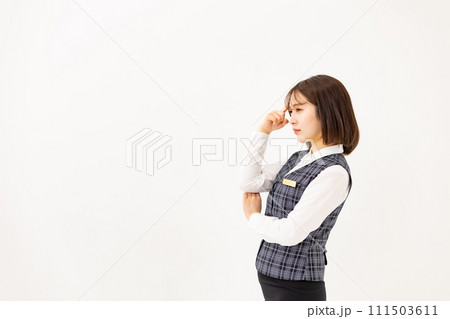若い女性 ビジネス 20代 制服 横顔 若い女性 ビジネス 20代 制服 横顔 111503611
